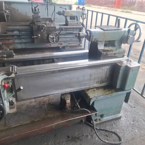 Manual Lathe