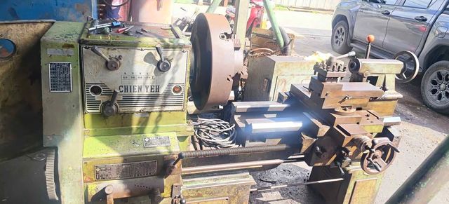 Manual Lathe