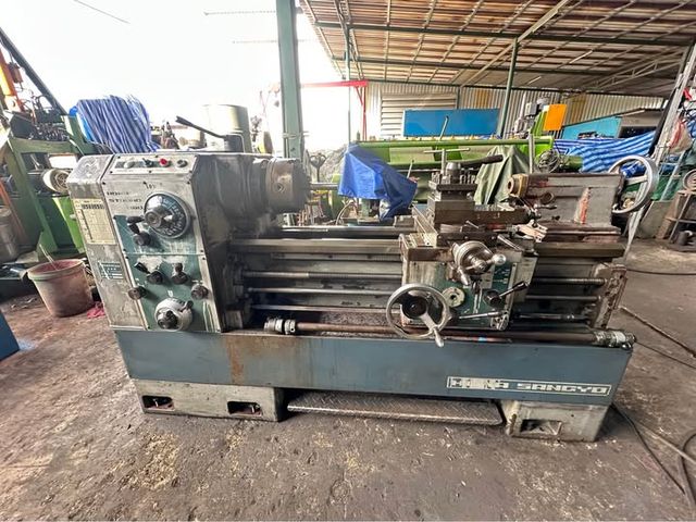 Manual Lathe