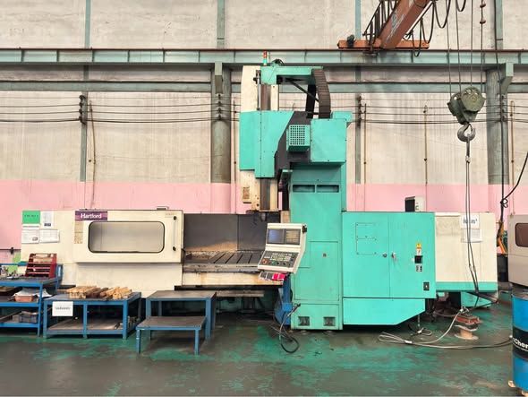 เครื่องแมชชีนนิ่งเซ็นเตอร์ CNC แบบเสาคู่ Hartford · PRO-3210