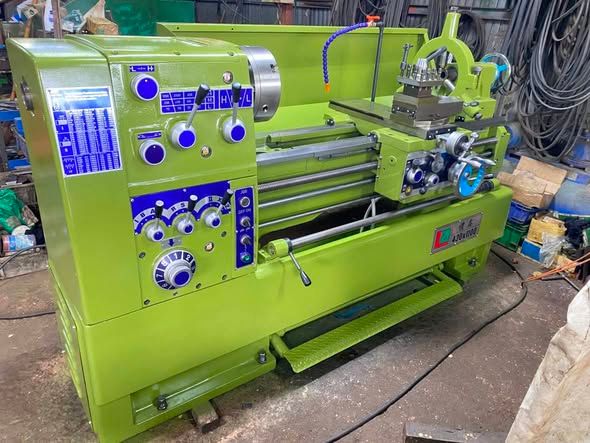 Manual Lathe LA