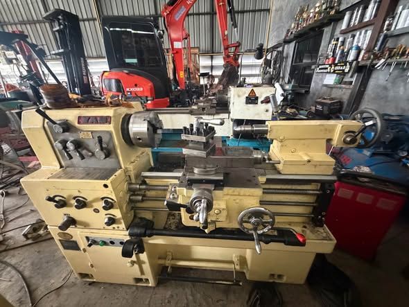 Manual Lathe