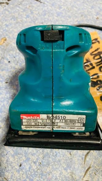 เครื่องขัดสั่น Makita · BO4510