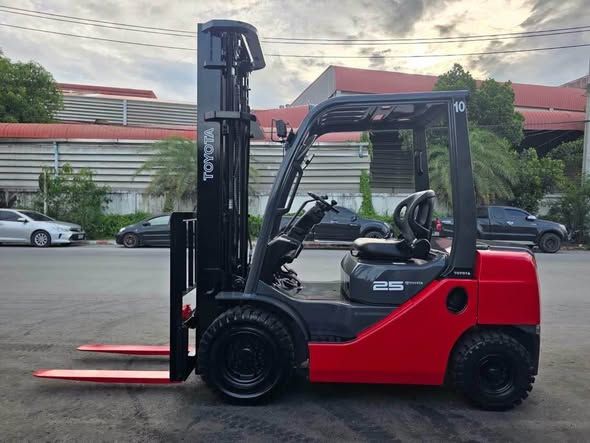 Diesel Forklift Toyota · 8FD25V60 AT