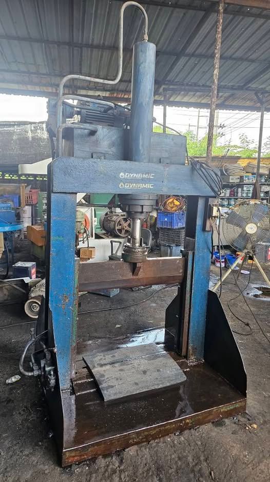 Hydraulic Press (Block Cutter)
