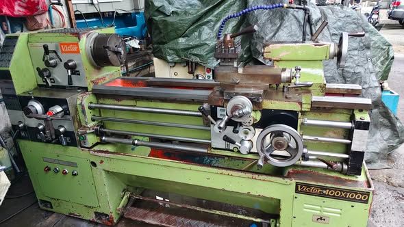 Manual Lathe Victor