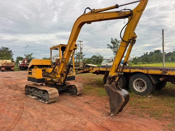 Excavator Mitsubishi · MS40