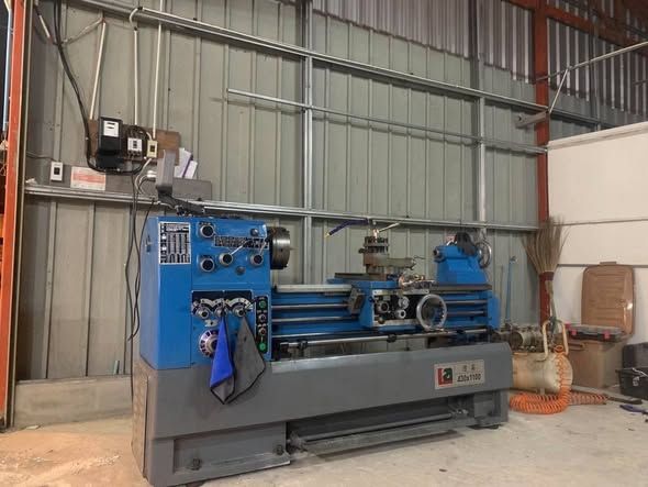 Manual Lathe LA430