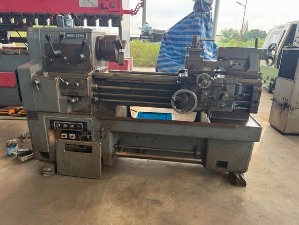 Manual Lathe Mori Seiki · MS-850