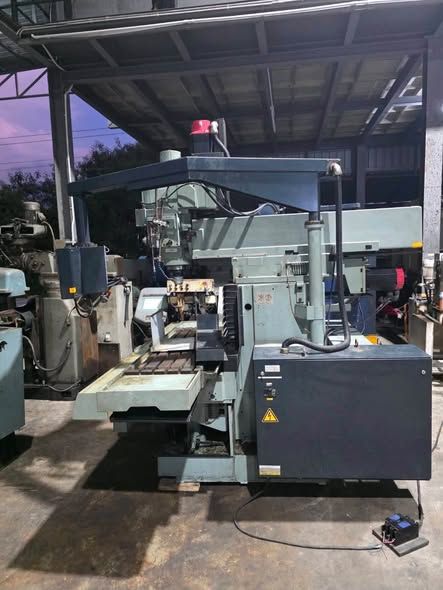 Vertical Machining Center Makino · AEV5A-85