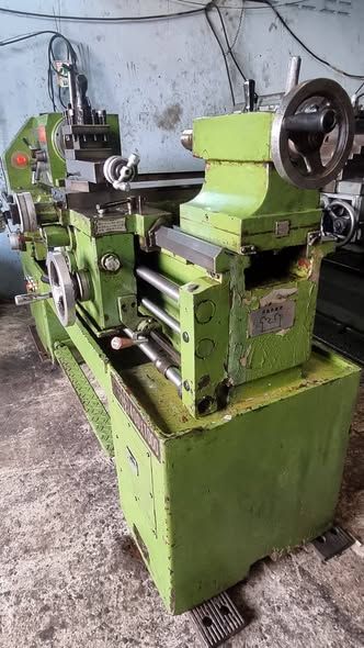 Manual Lathe Victor