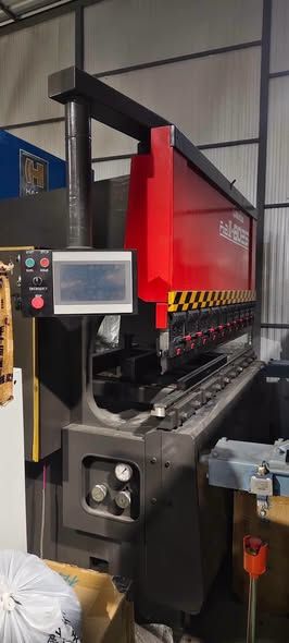 Press Brake Amada · FαB III-8025