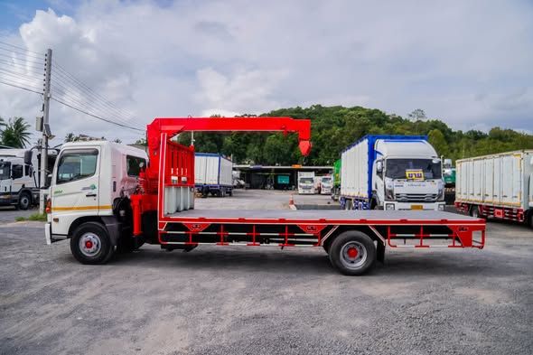 Truck-mounted Crane UNIC · FC9J