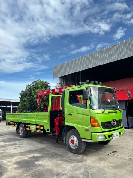 Truck-Mounted Crane