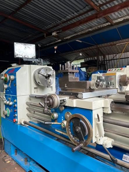 Manual Lathe Chin-Hung