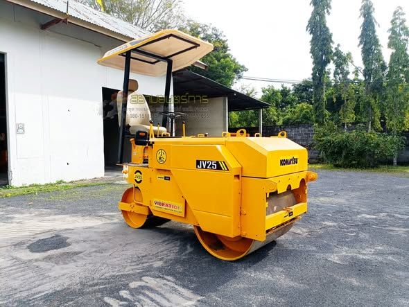 รถบดถนน Komatsu · JV25