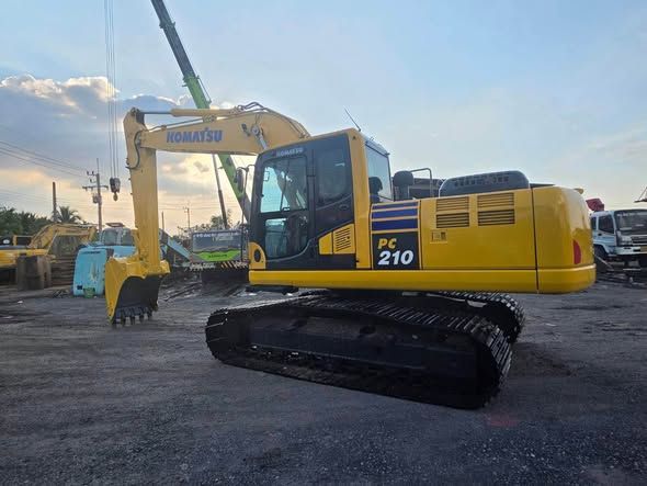Excavator Komatsu · PC200-10