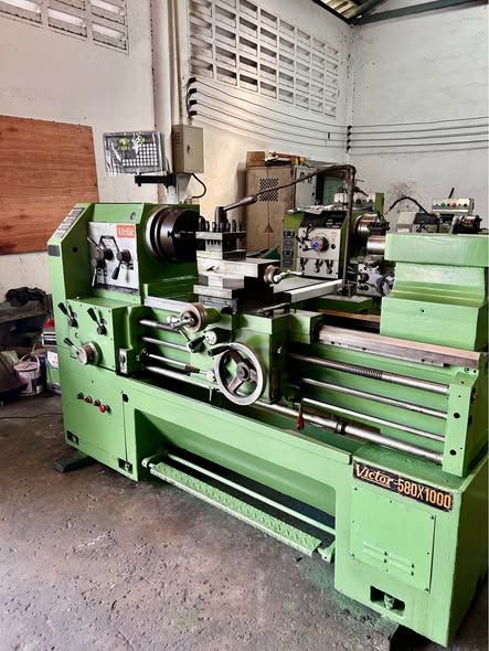 Manual Lathe Victor