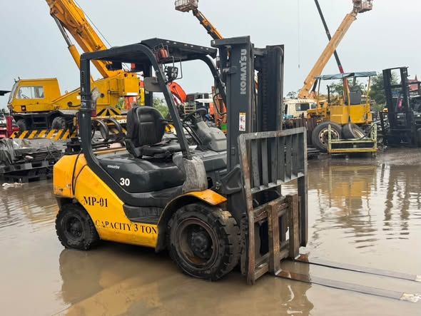 Forklift Komatsu · FG30T-17