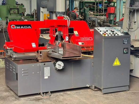 Bandsaw AMADA · HA-250