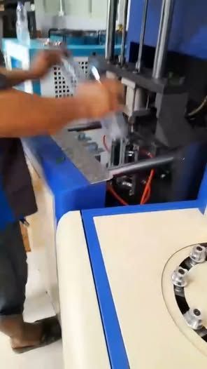 PET Bottle Blow Molding Machine, Semi-Automatic, 2-Cavity