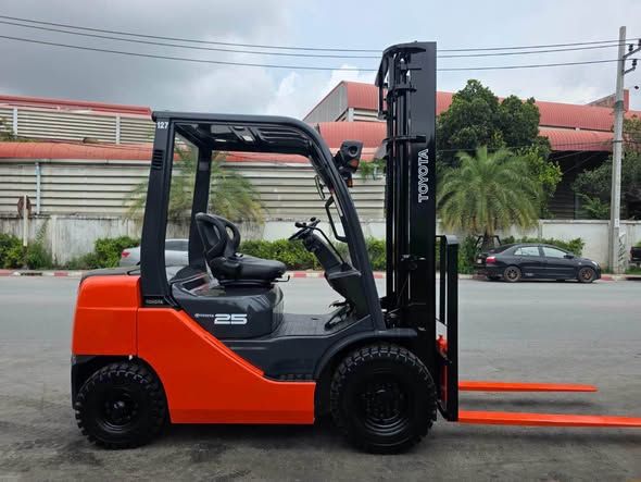Diesel Forklift Toyota · 8FD25V40 AT