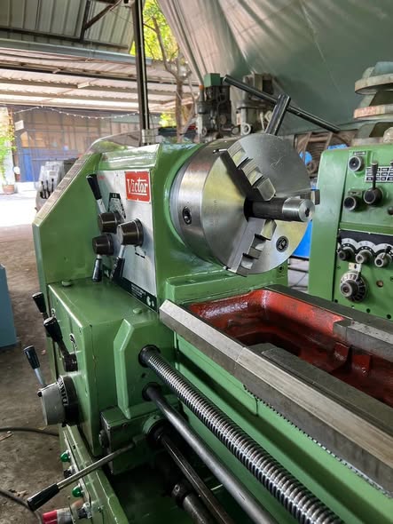 Manual Lathe