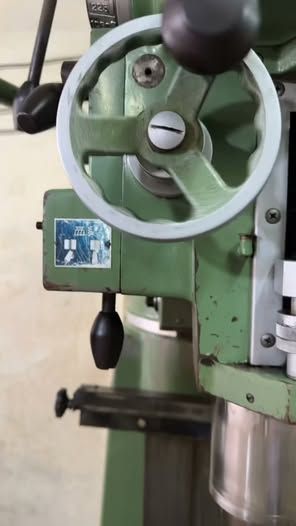 Vertical Milling Machine Okuma & Howa · STM-2R