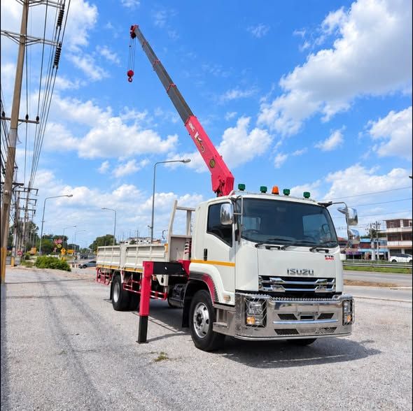 Truck-Mounted Crane