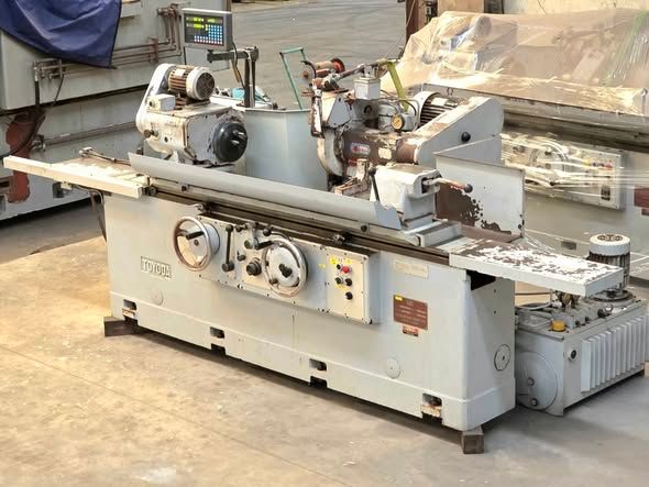 Cylindrical Grinder Toyoda · GOS32 x 100