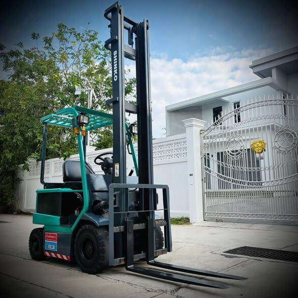 Electric Forklift