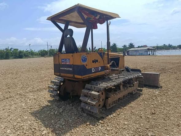 Bulldozer Komatsu · D20P-6