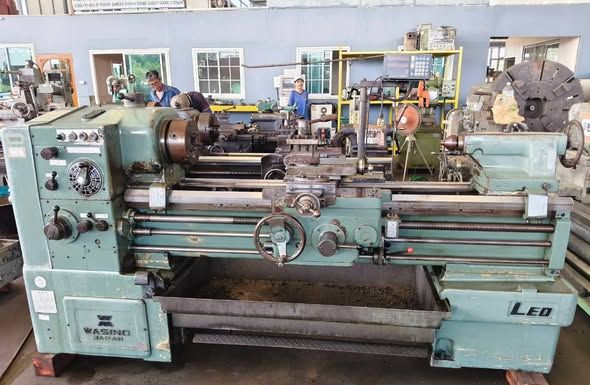 Manual Lathe Wasino · LEO-125A
