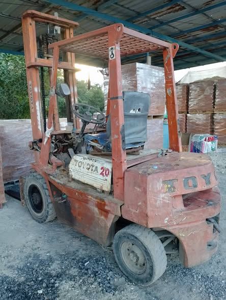 Forklift