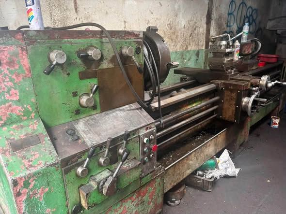 Manual Lathe