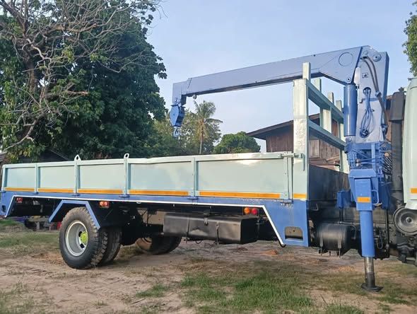 Truck-Mounted Crane