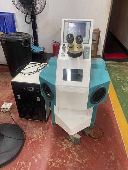 Laser Welding Machine PLUS LASER · YAG 120 Series
