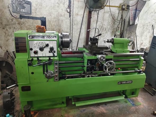Manual Lathe ECOCA · 400x1000