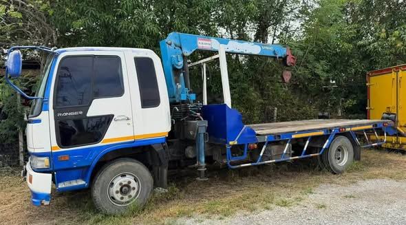 Truck-Mounted Crane Hino · FD175