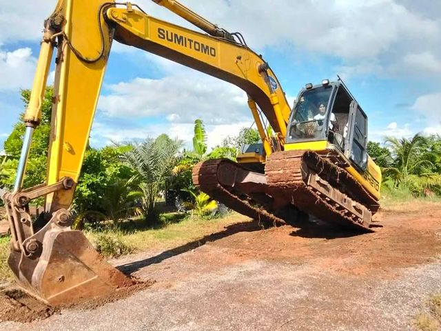 Excavator Sumitomo · SH210-5F