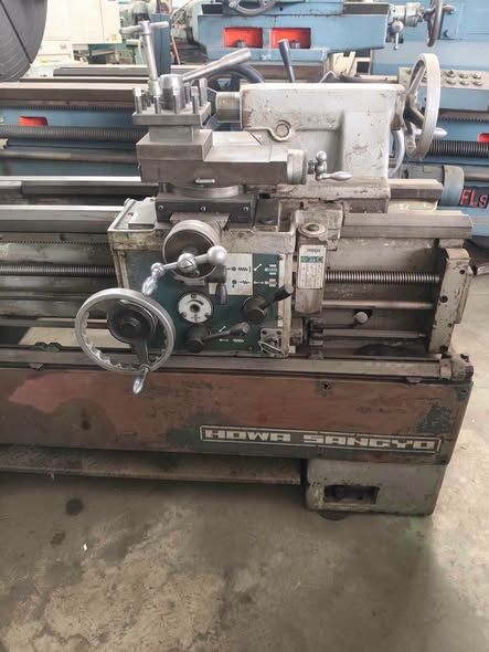 Manual Lathe Howa · Strong