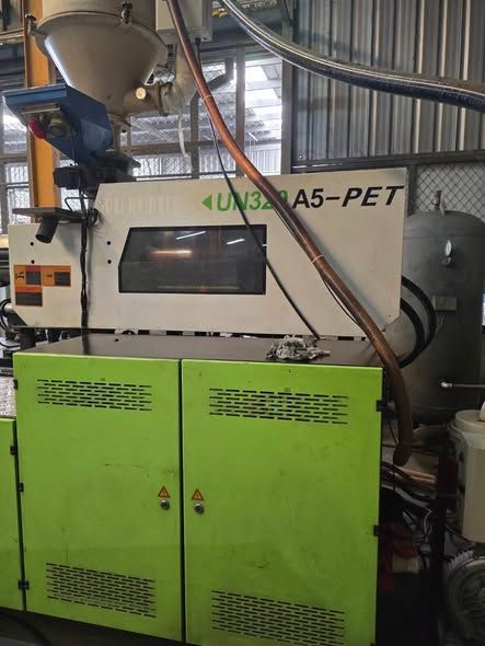 Injection Molding Machine Yizumi