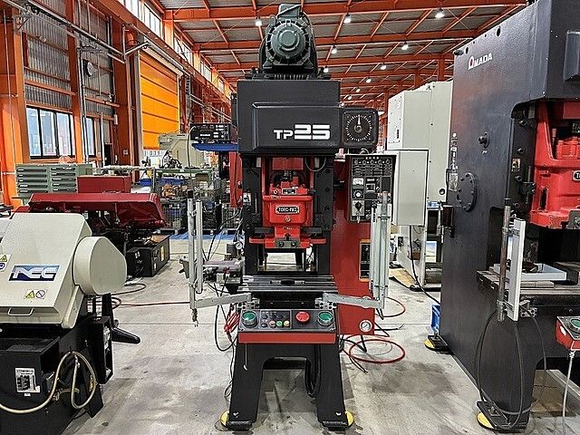 C-Frame Mechanical Press AMADA · TP-25-AX