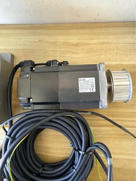 Servo Motor Mitsubishi · HG-KR73B / MR-J4-70A