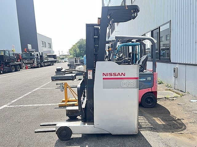 Reach Forklift Nissan · KU01F09