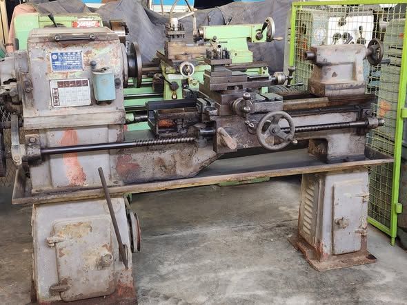 Manual Lathe TA SHING