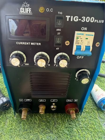 TIG and Stick Welding Machine CLIFF · TIG-300 Plus