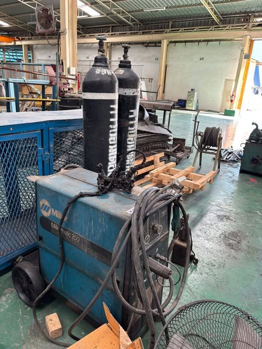 Welding Machine Miller · Millermatic 250