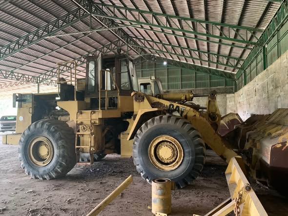 รถตักล้อยาง Caterpillar · 966E