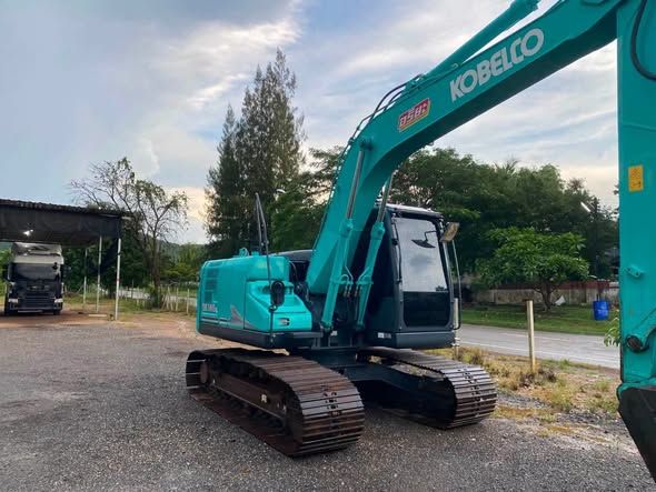 Excavator Kobelco · SK140LC-11